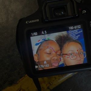 Meet your Posher, Mia